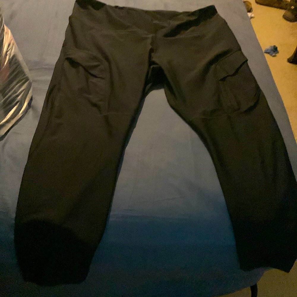 Women’s plus size Old Navy Powersoft leggings with pockets size 3X